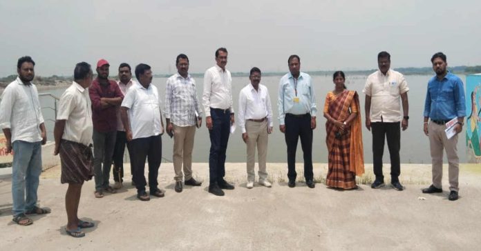 Central team's visit to the mandal..