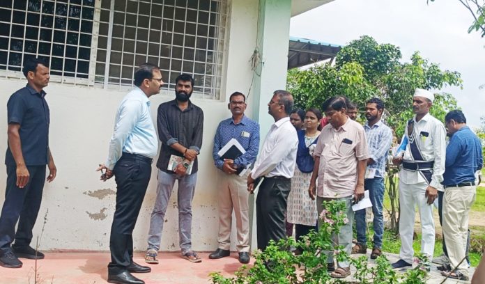 Collector visits farmers forum