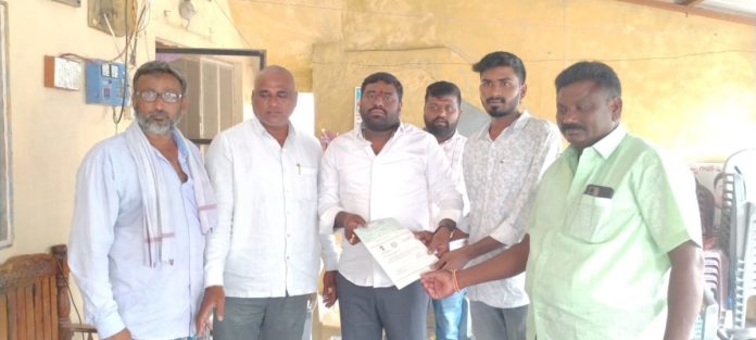 Distribution of CMRF cheques