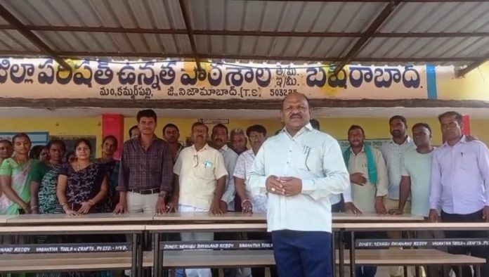 Distribution of dual disc benches to schools