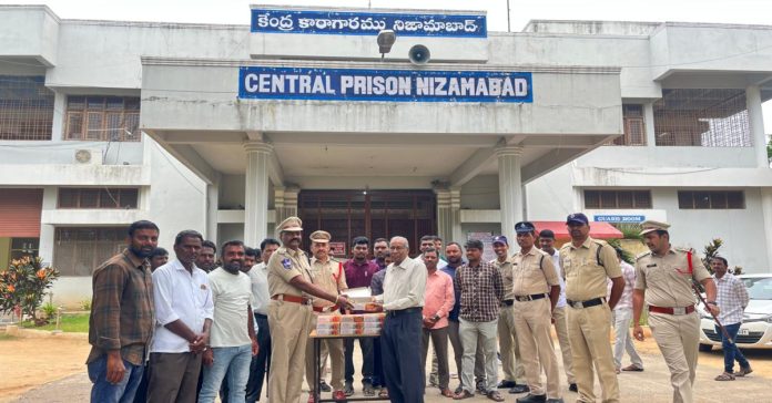 Distribution of seed balls at the District Central Jail