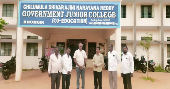 Do not allocate government junior college land to anyone.