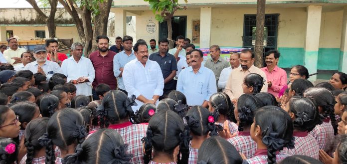 Every student should study hard: MLA