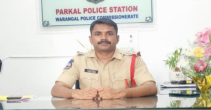 Former councilor assaults municipal commissioner