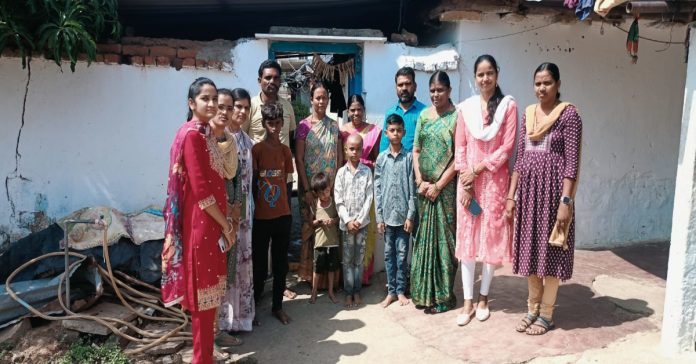 Government teachers from door to door