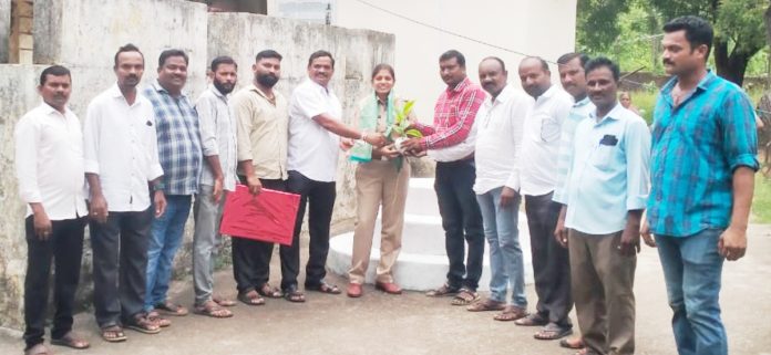 Gulf Welfare Committee members honored SIS..