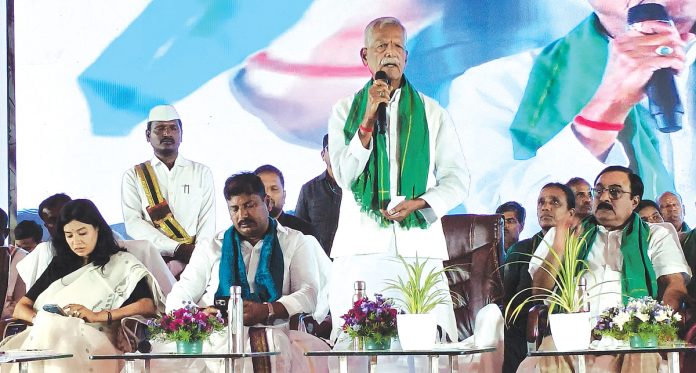 Farmers' stand with multinational companies