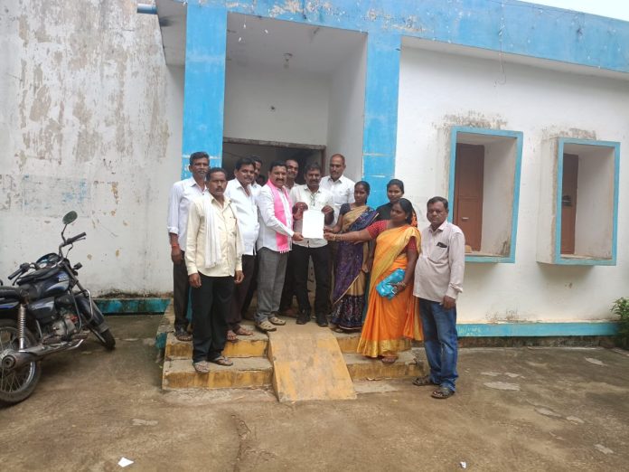 Give the house plots given to the beneficiaries..