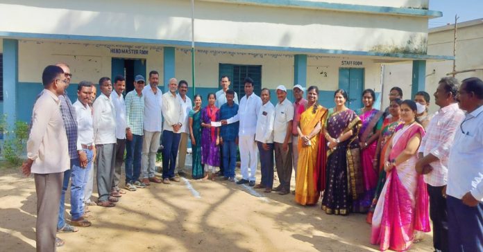 Incentive prize for Bejjaraboina Sravanti