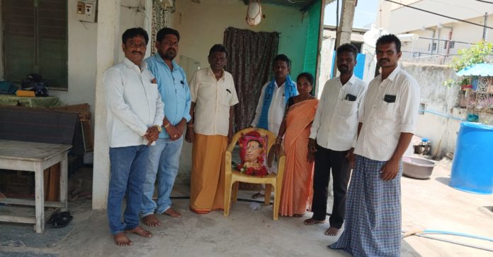 Jayashankars death anniversary under the leadership of activists