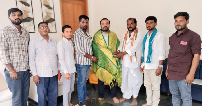 Leaders who honored the MLA