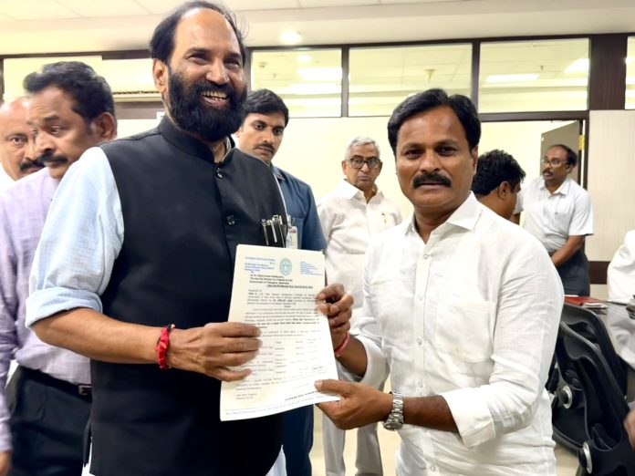 MLA Kumbh meets Minister Uttam at Jal Soudha