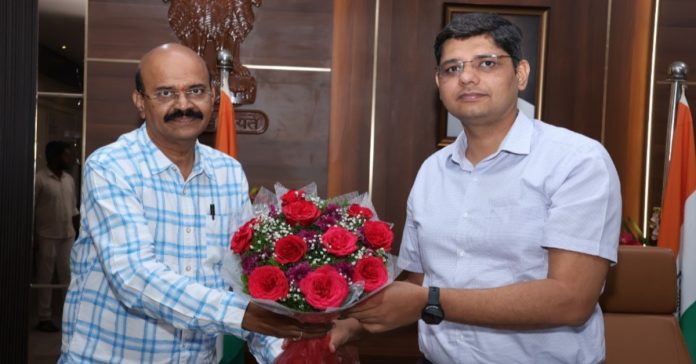Mohan as R&B officer and executive engineer