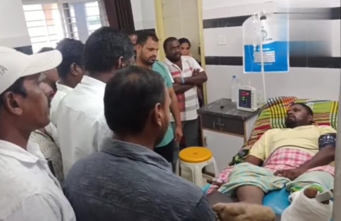 Mudiraj Sangam members visit the victim in the hospital.