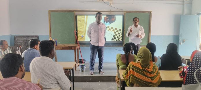 One-day training for sanitary workers..