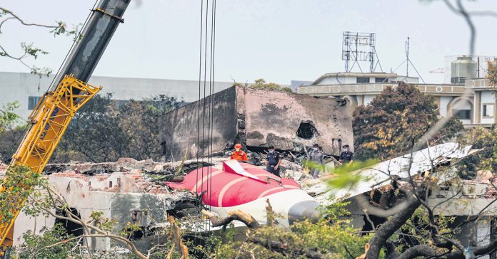 Naita condoles the deaths of the plane crash victims