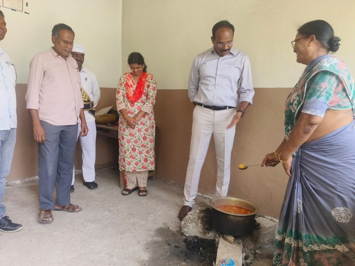 RDO inspects Bollepalli school