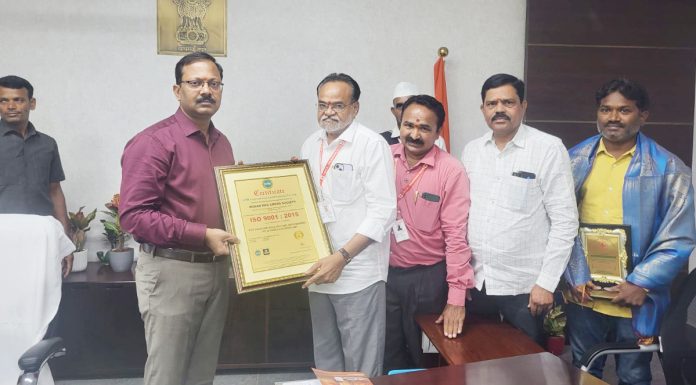 Red Cross Society members meet the new Collector
