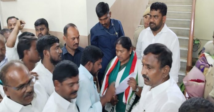 Request to the Minister to lift the Forest Department's restrictions on the construction of Indiramma houses