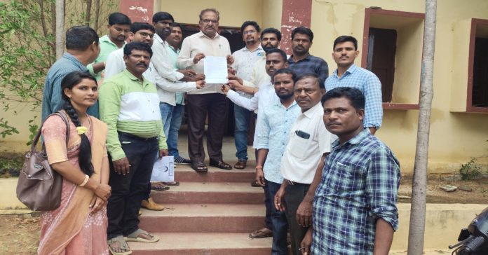 Resolve the pending issues of GP secretaries..