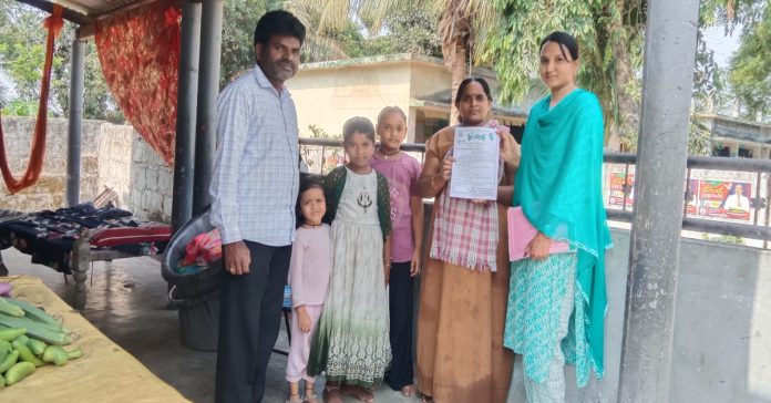 School-to-school campaign with leaflets..
