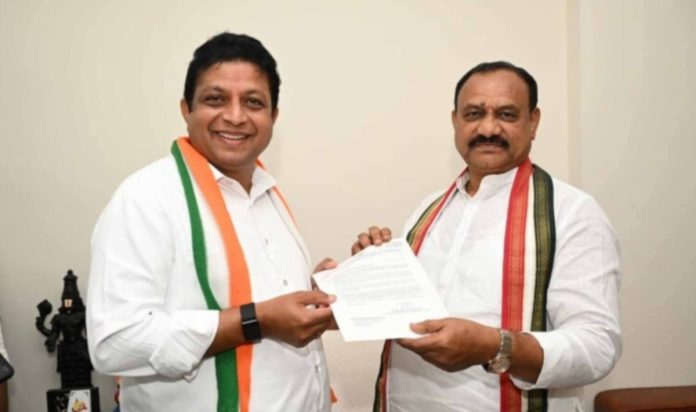 Srinu Babu receives the appointment letter as TPCC General Secretary