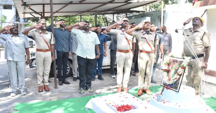 Statehood celebrations at police offices