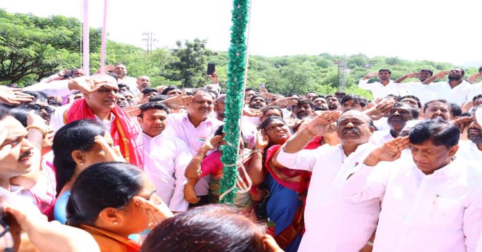 Statehood celebrations held at Telangana Bhavan