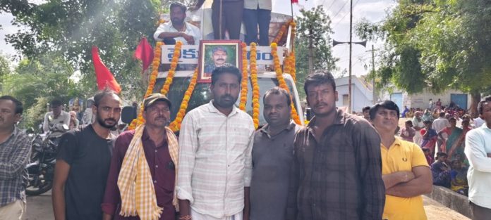 Yadava community leaders attend Comrade Ravis funeral