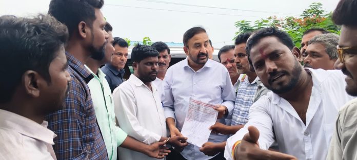 Petition to MLA to pay salaries to businesses