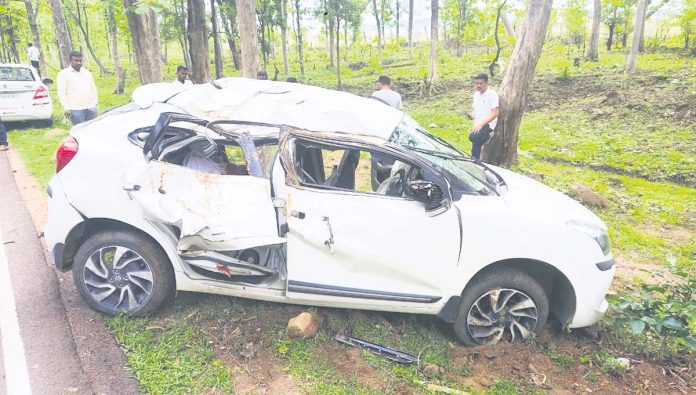 Car hits tree