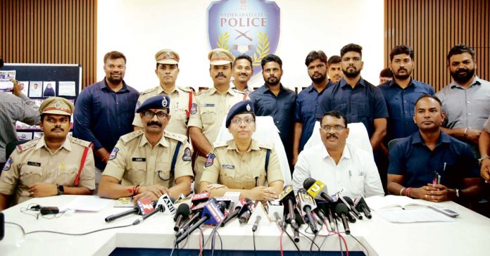 డీసీపీ రష్మీ పెరుమాళ్‌