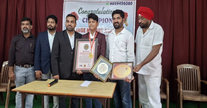 118 elements in 40 seconds.. Karimnagar boys amazing achievement