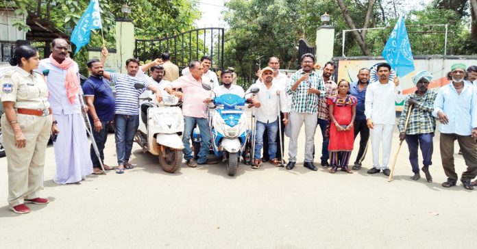 Pension for disabled persons should be increased to Rs. 6,000