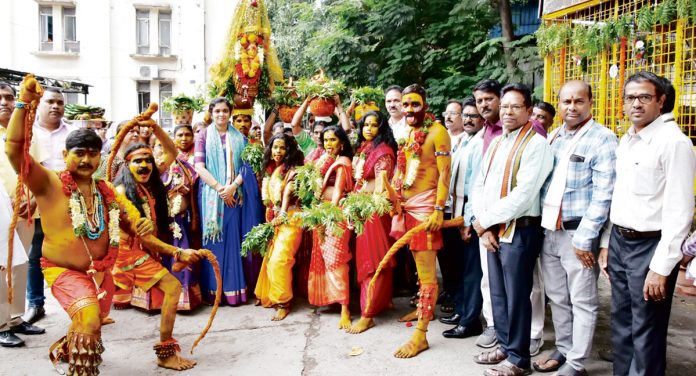 Bonuses in Samachar Bhavan