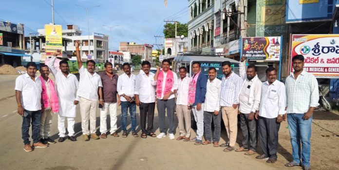 BRS leaders join BCs grand dharna
