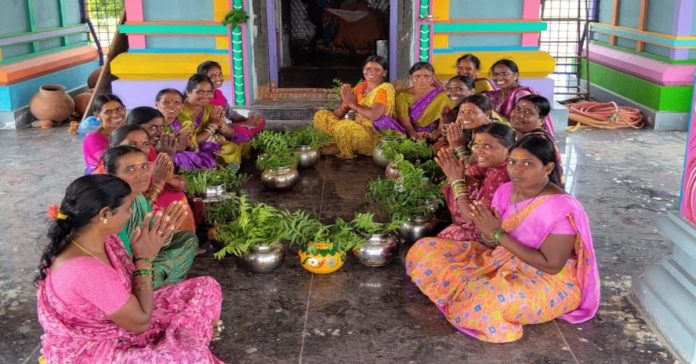 Bathukamma game for rain...