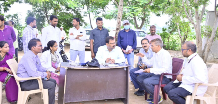 Collector conducts surprise inspection of Kanjara Residential School