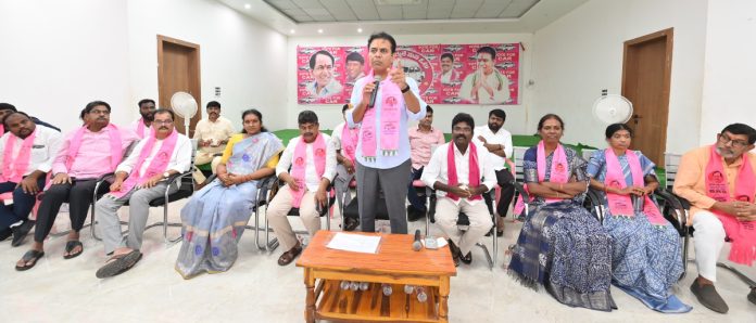 Congress government is cheating people from all sections: KTR