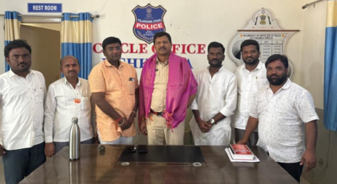 Congress leaders felicitate Bichkunda CI