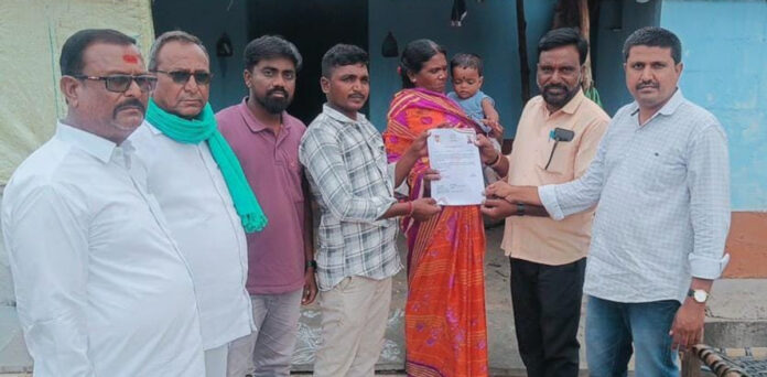 Distribution of new ration cards in Bangarupalli