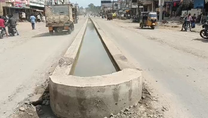 Dividers as homes for mosquitoes