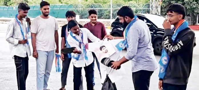 Tension at Kaushik Reddy's house
