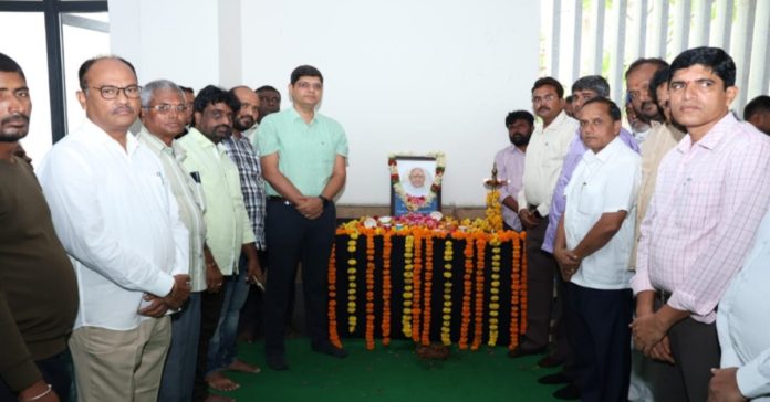Former CM Rosaiahs birth anniversary celebrations at the Collectorate