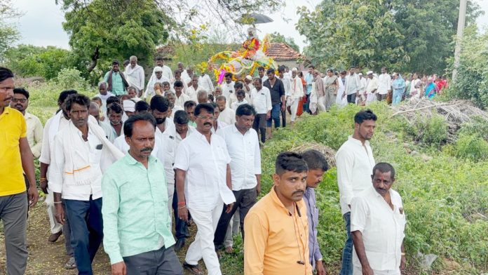 Former Jukkal MLA who attended the funeral..