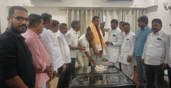 Former ZPTC meets MP Chamala