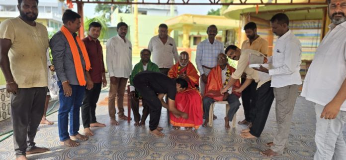 Guru Pournami celebrations under the auspices of Satish