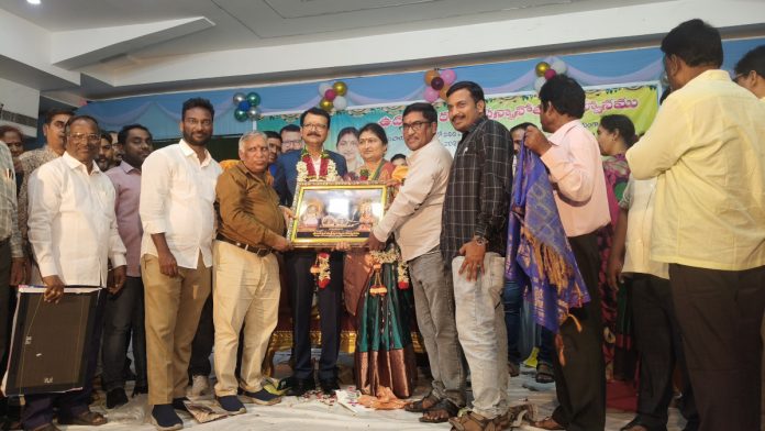Honours to MPDO Narasimha Murthy-Vijaya couple