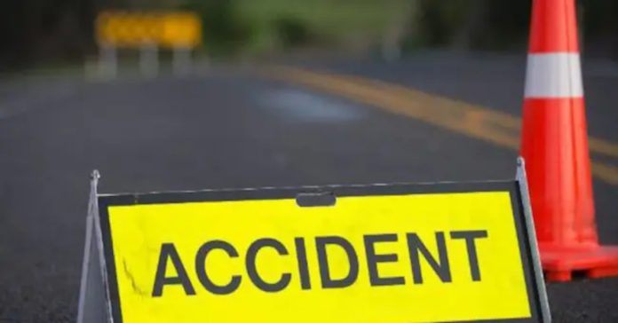 Kashi pilgrim bus collides with lorry..