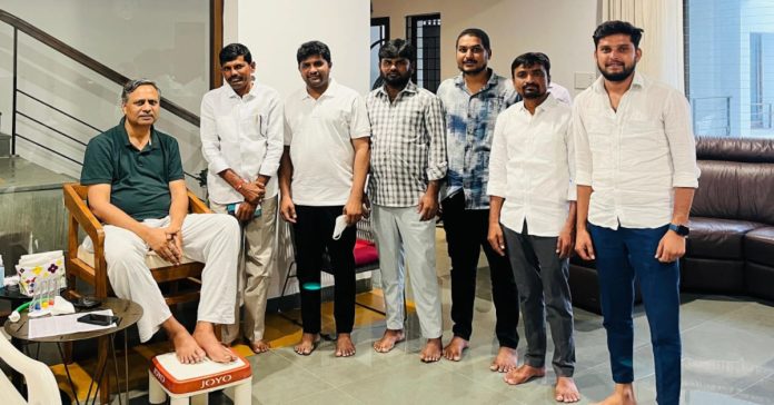 Leaders who met MLA Palla